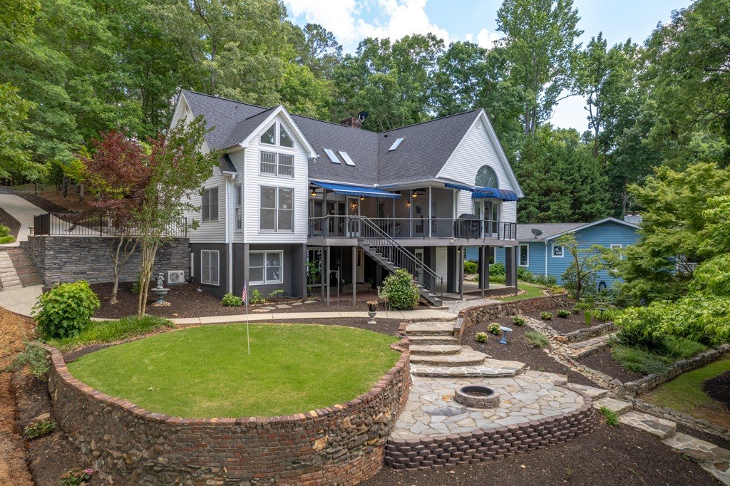 152 E Cove Drive