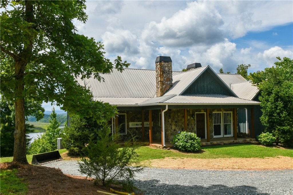 284 River Road