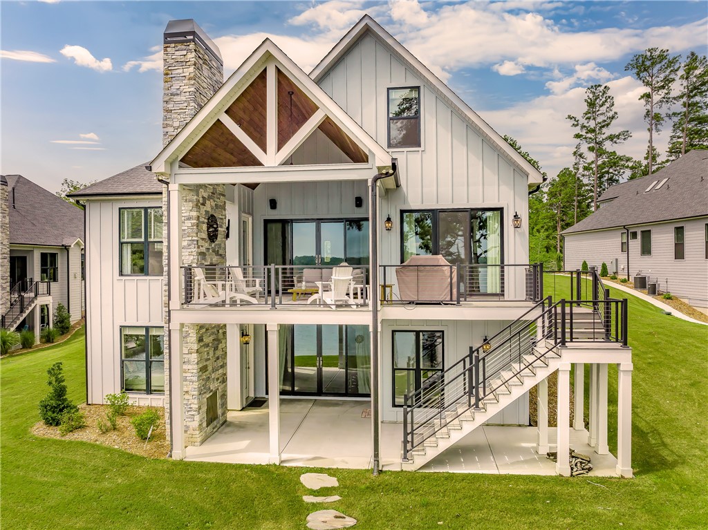 421 Lakestone Court