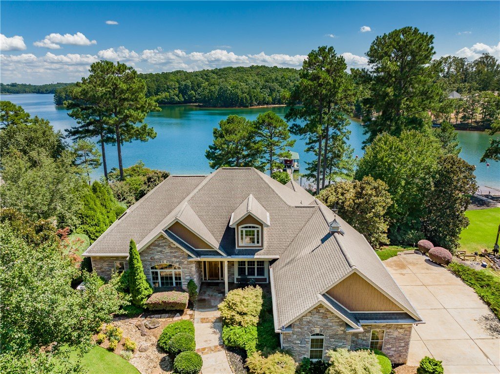 202 Pinecroft Court