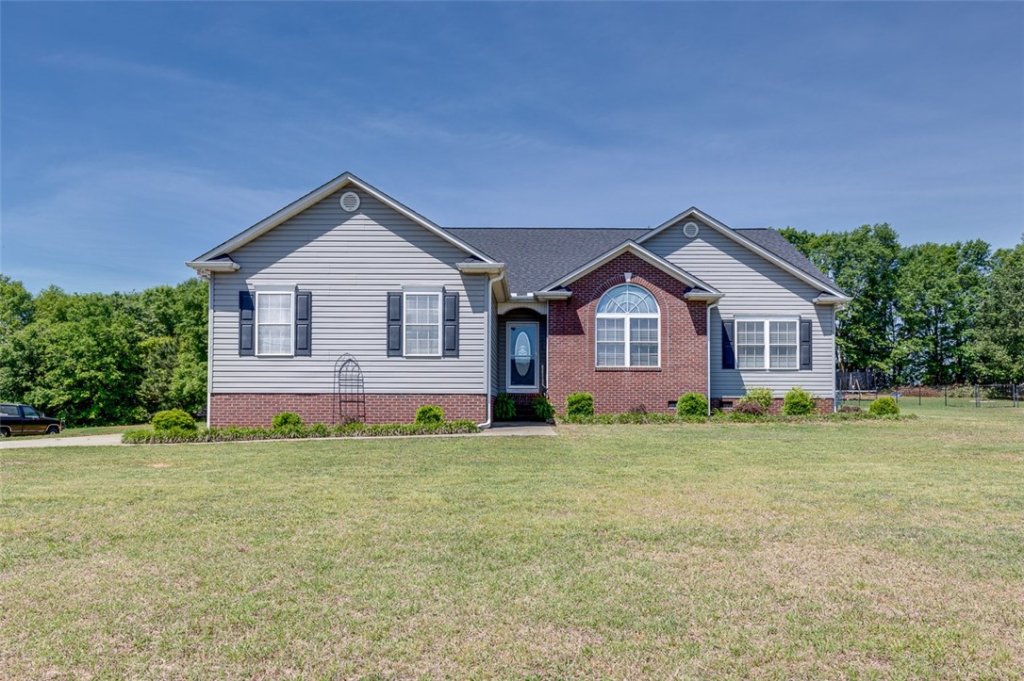 206 Spruce Creek Circle