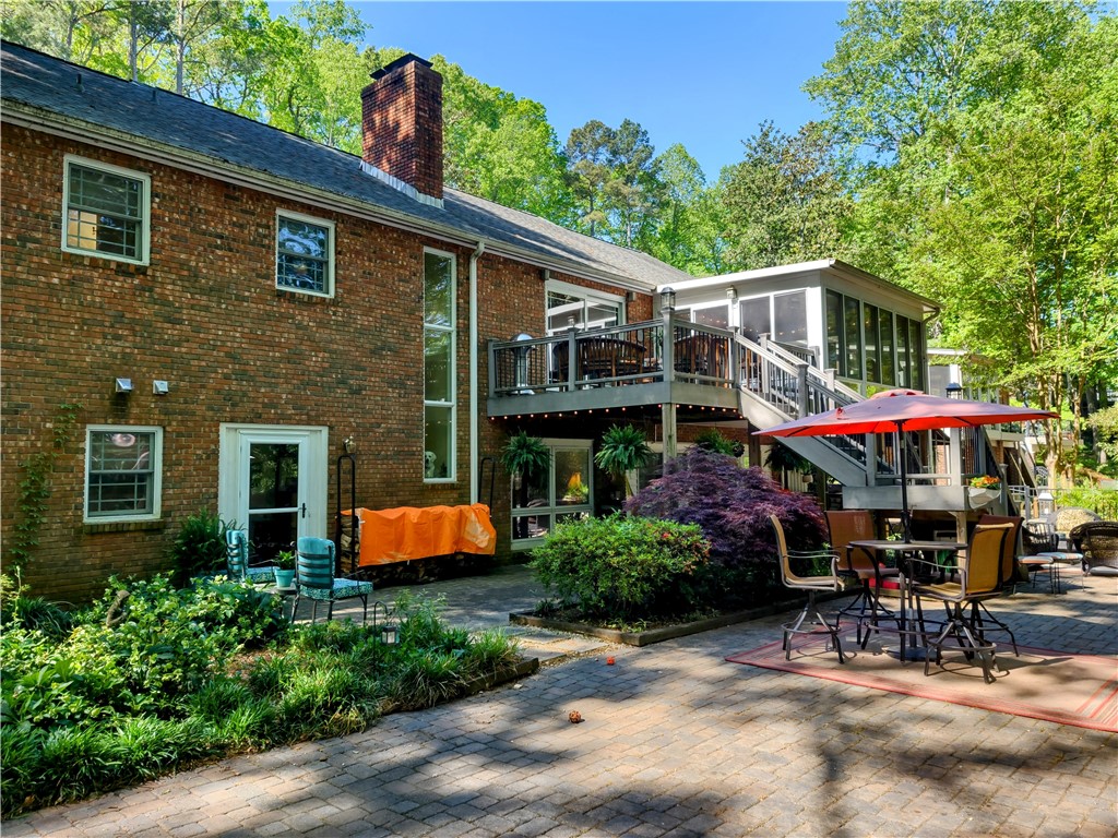 506 Shorecrest Drive