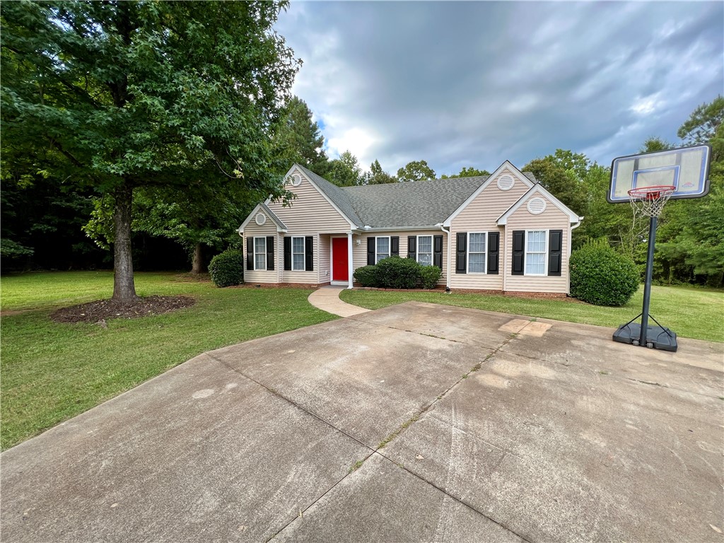 306 Royal Avenue