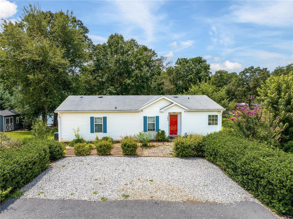 104 & 106 Cove Drive