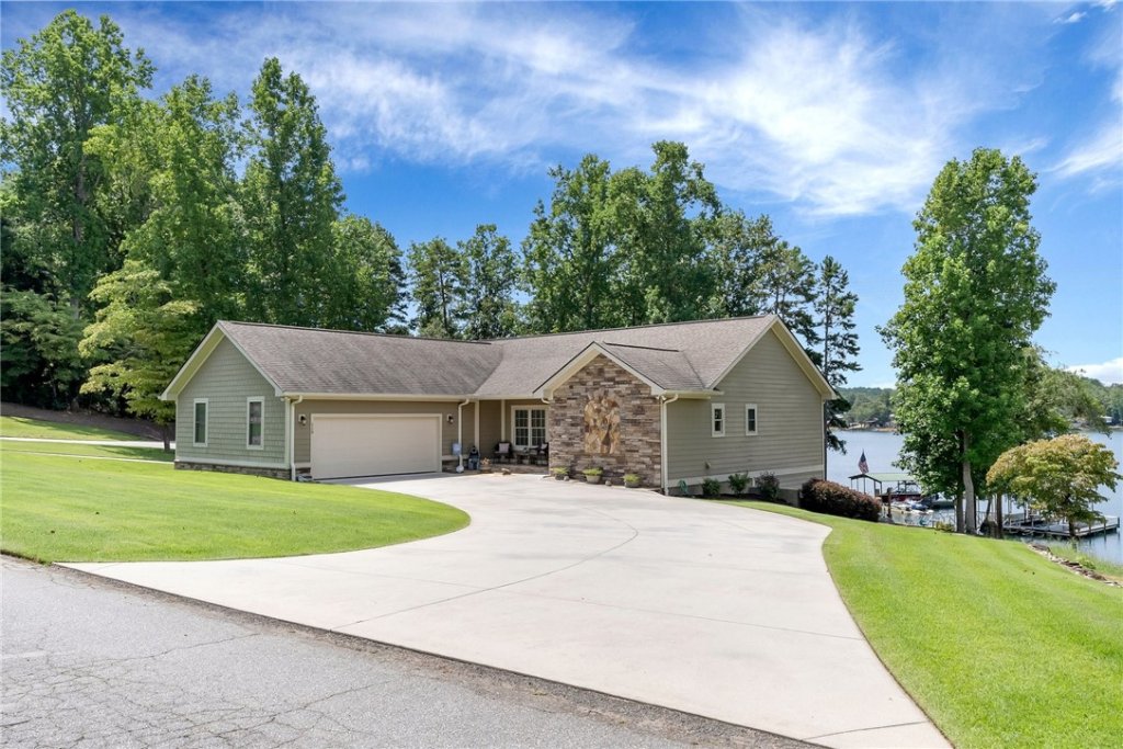 110 Walker Point