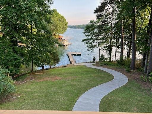 215 Shoreline Drive