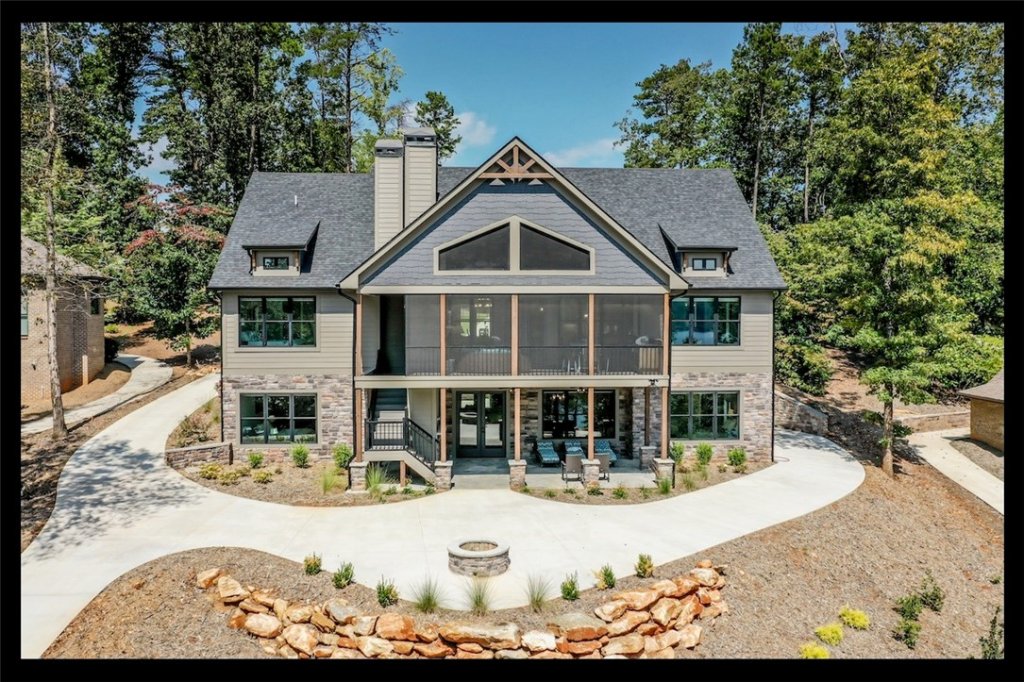 116 Rollingwood Drive