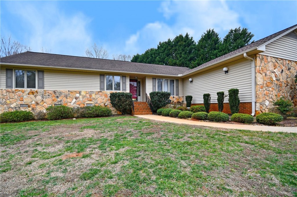 1402 Stonehurst Drive