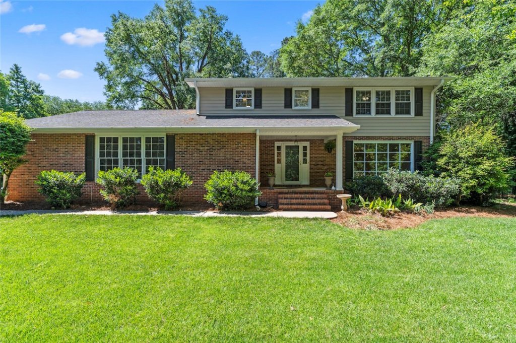 1300 Stonehurst Drive