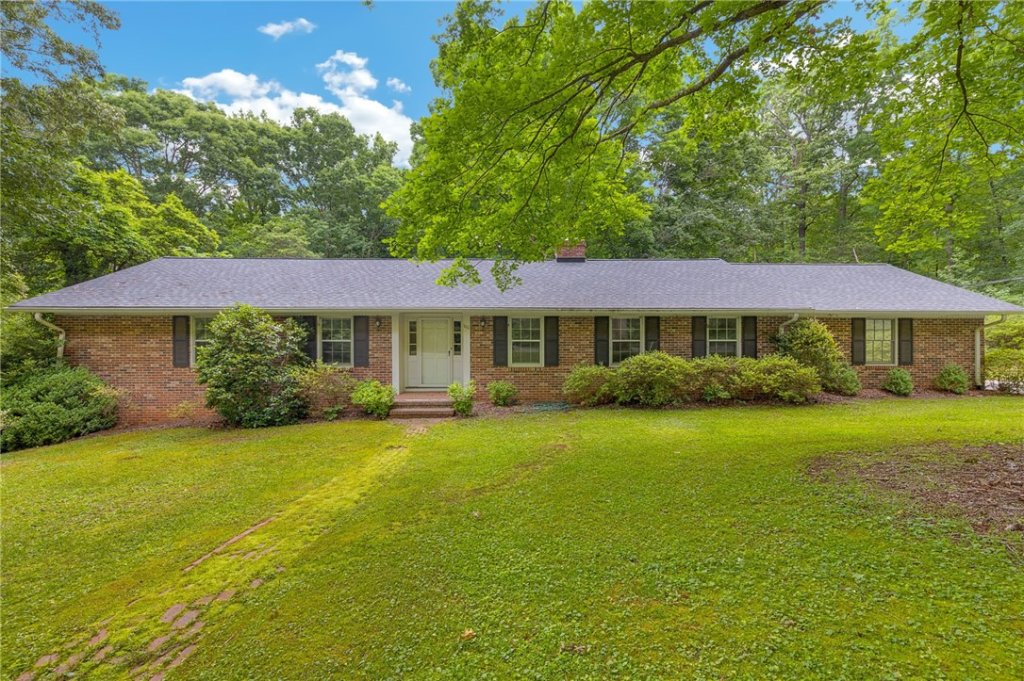 100 Loch Lomond Drive