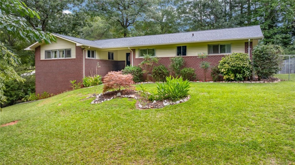 824 N Andover Drive