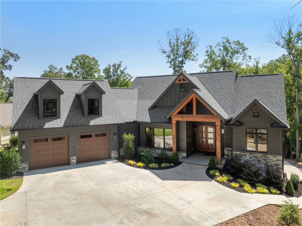 4040 Augusta Point Drive
