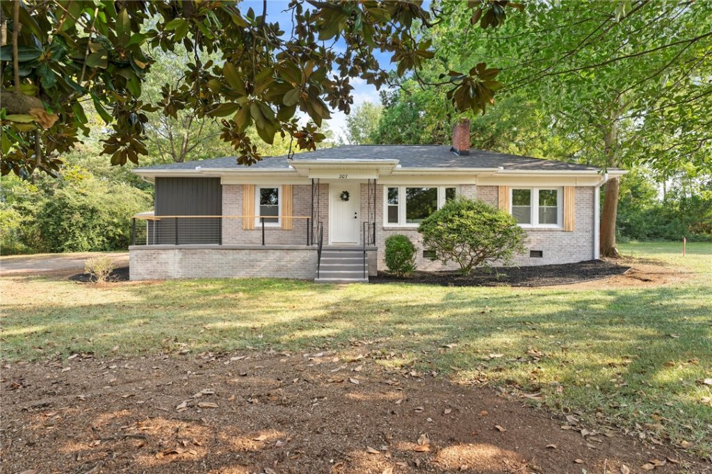 207 Bedford Forest Avenue