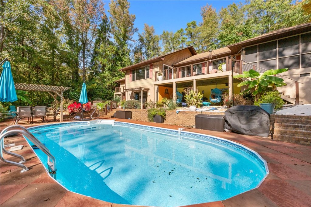 14036 Richardson Drive