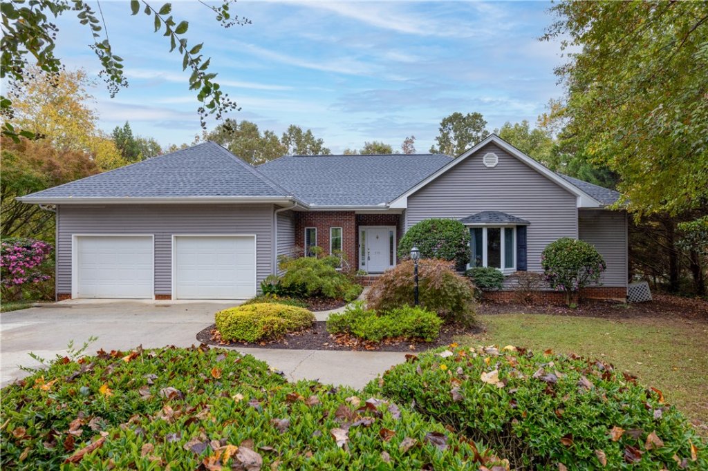 111 Cardinal Drive