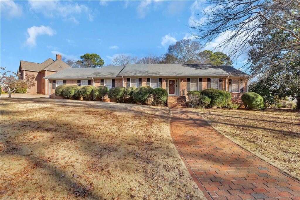 302 Holly Creek Drive