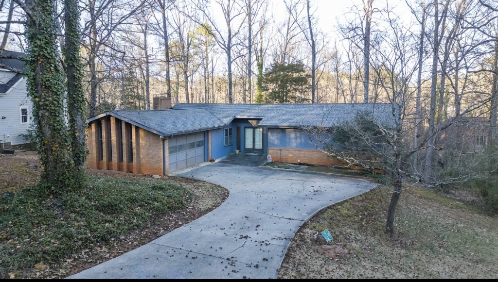 205 Valley View Drive