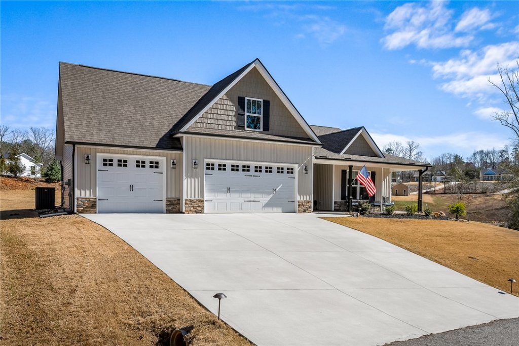 214 Inlet Pointe Drive