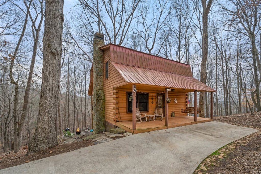 105 N Arrowhead Drive