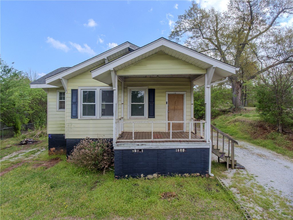 107 Hope Avenue