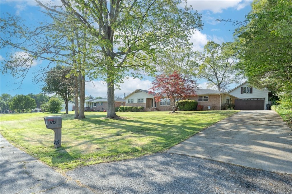 107 Lullwater Parkway