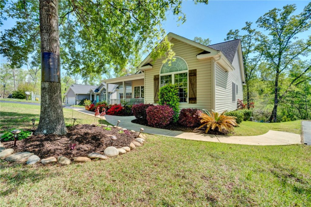 110 Brookside Circle