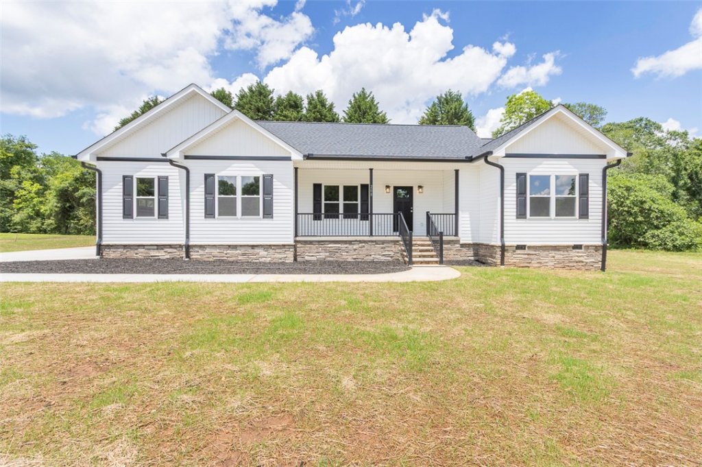 208 Silver Lane Circle