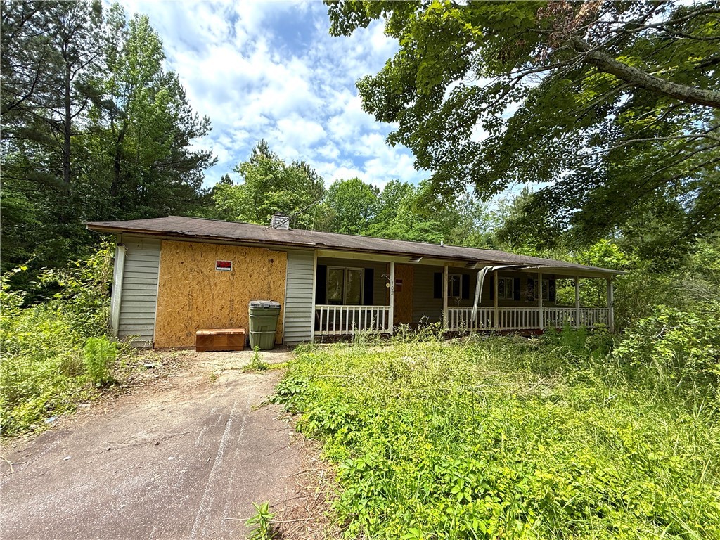 102 Hillcrest Court