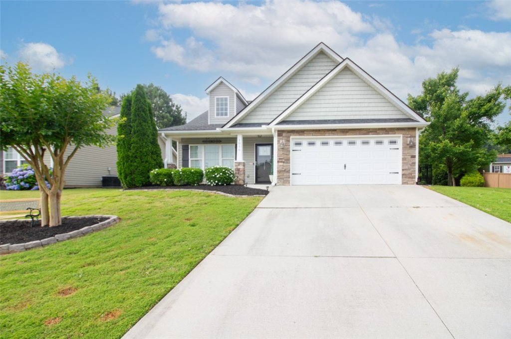 1016 Whirlaway Circle