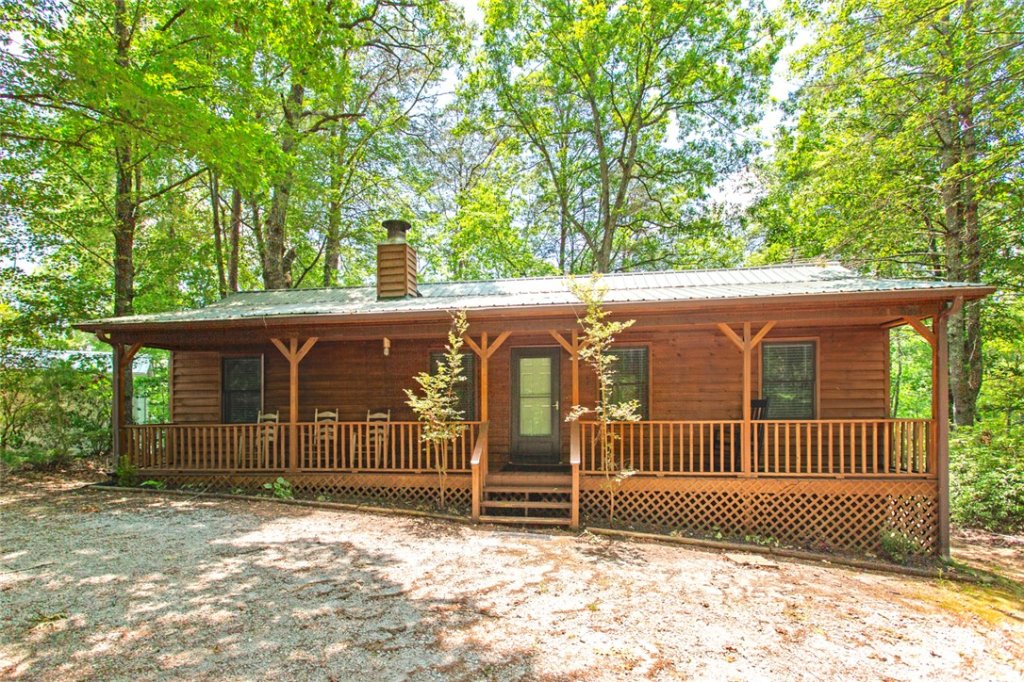 275 Lakeside Drive