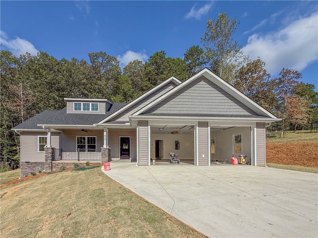 816 Armada Way