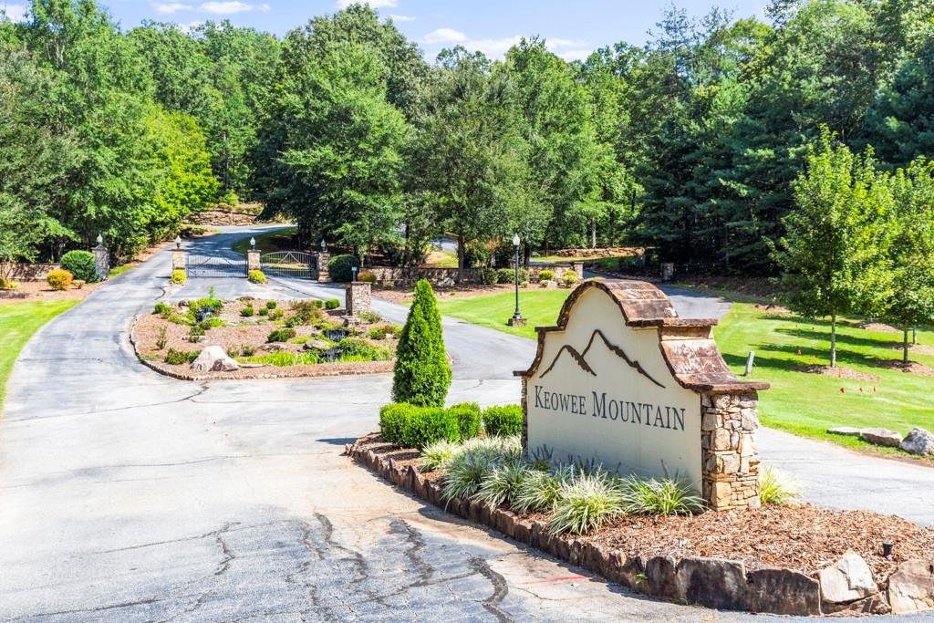 306 Cliffside Trail