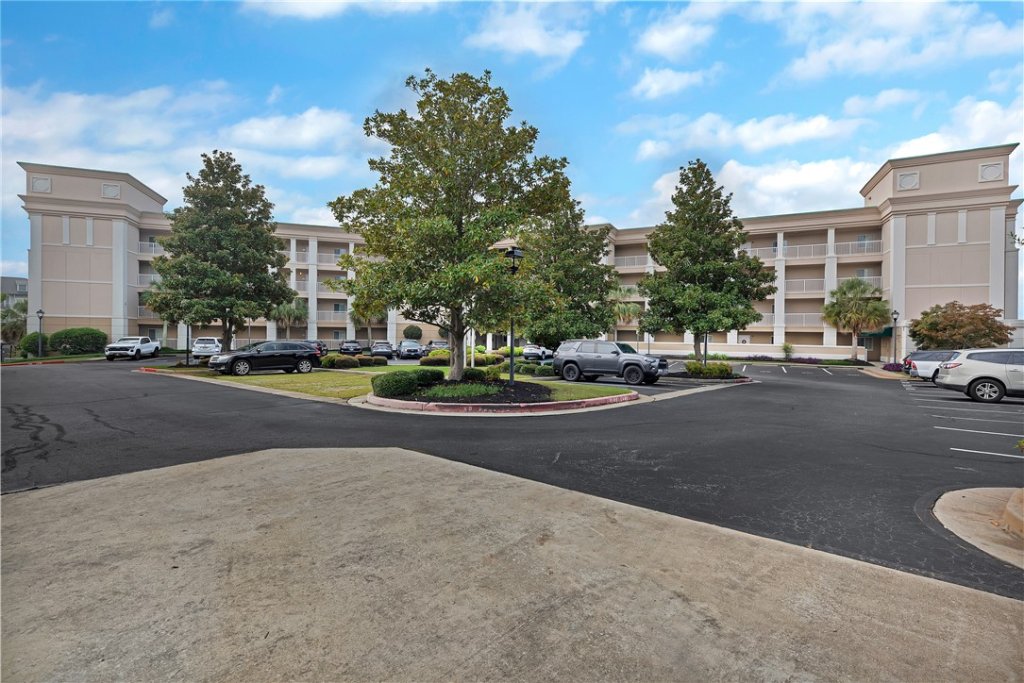 849 Tiger Boulevard 406