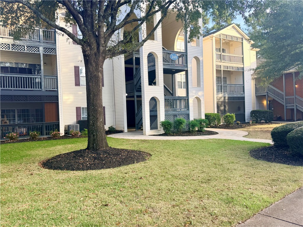 140 Wexford Drive 105