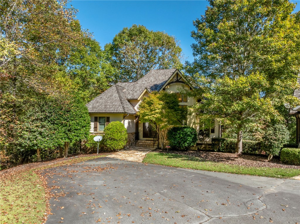 853 Clubhouse Drive