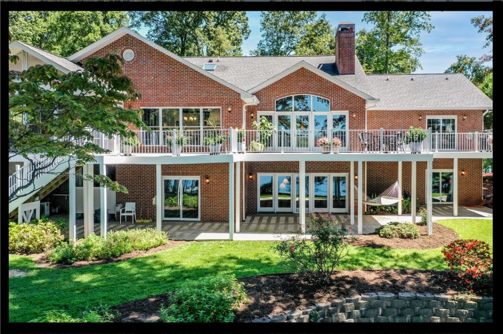 532 Beacon Shores Drive