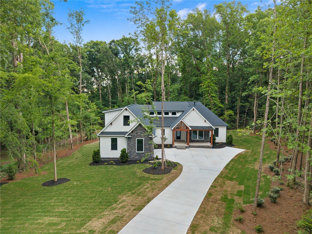 112 Commonwealth Drive