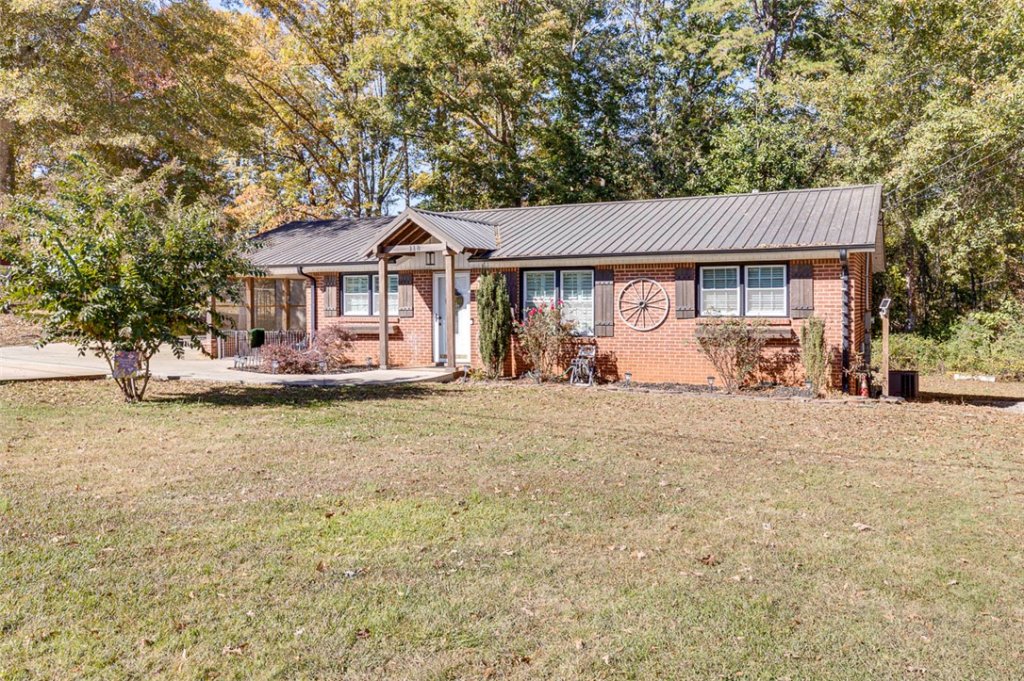 118 Iris Drive