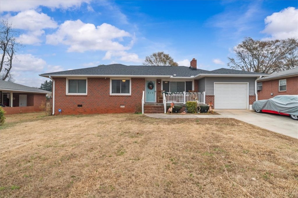 Varennes Height, Anderson community