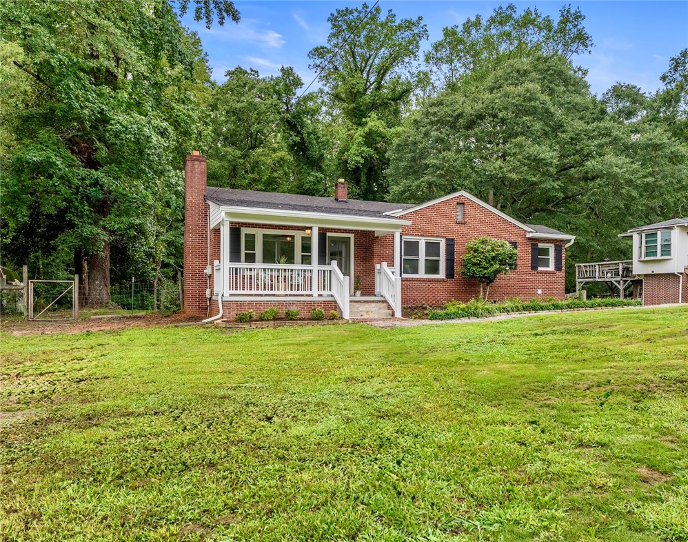 522 Forest Lane