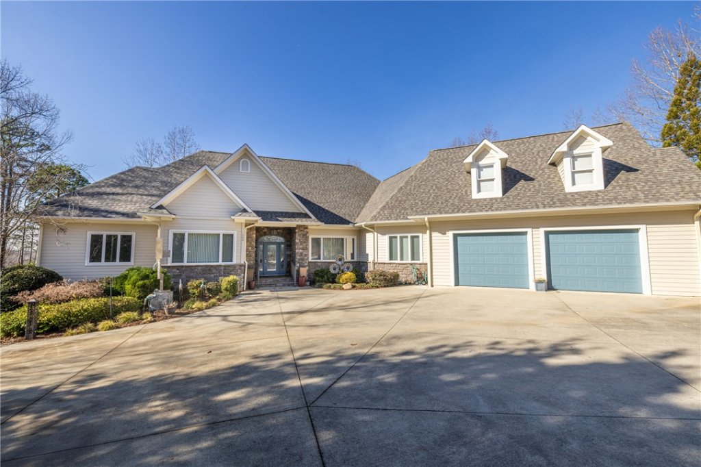 140 Westlake Drive