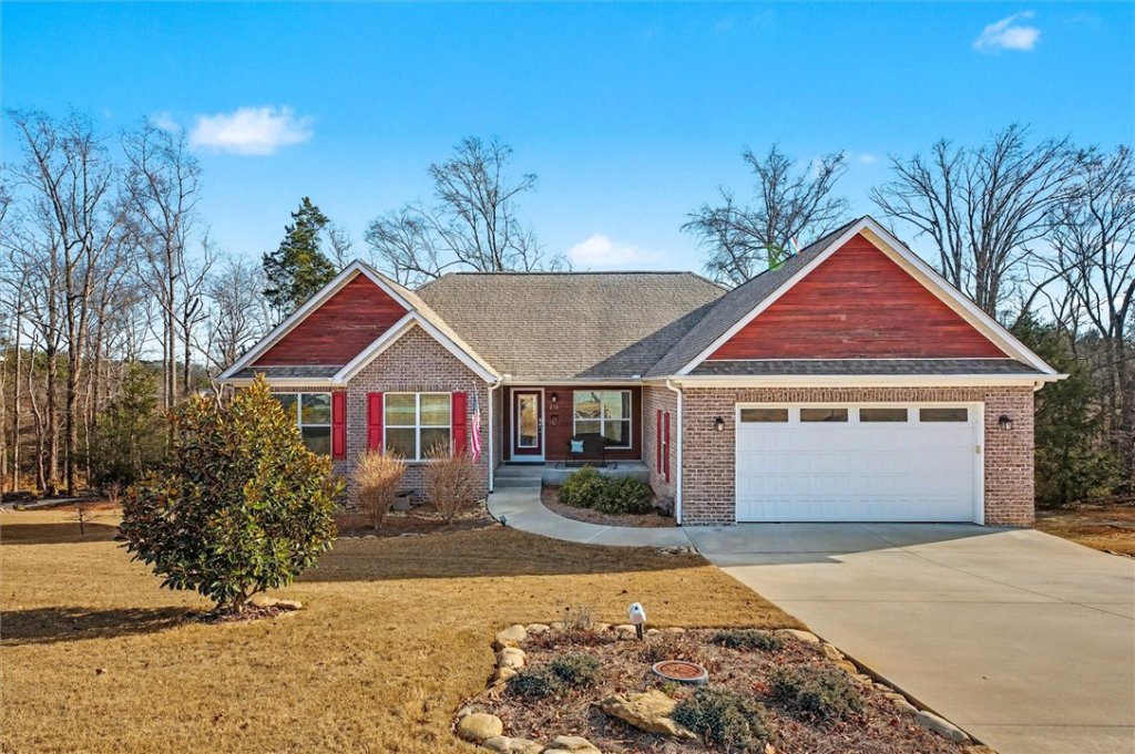 216 Selden Way