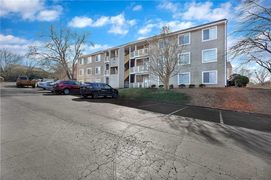 University Pl, Clemson community