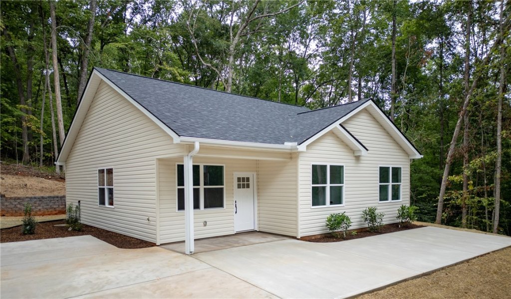 306 Hickory Trail