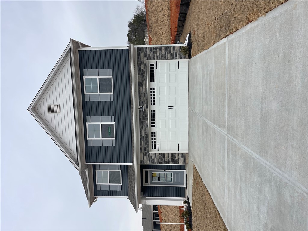 8 Gateway Drive