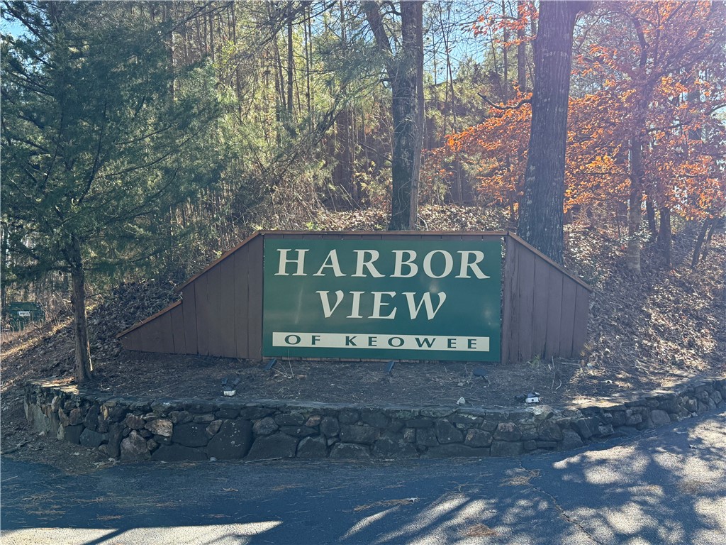Harbor View Of Keowee, Six Mile community