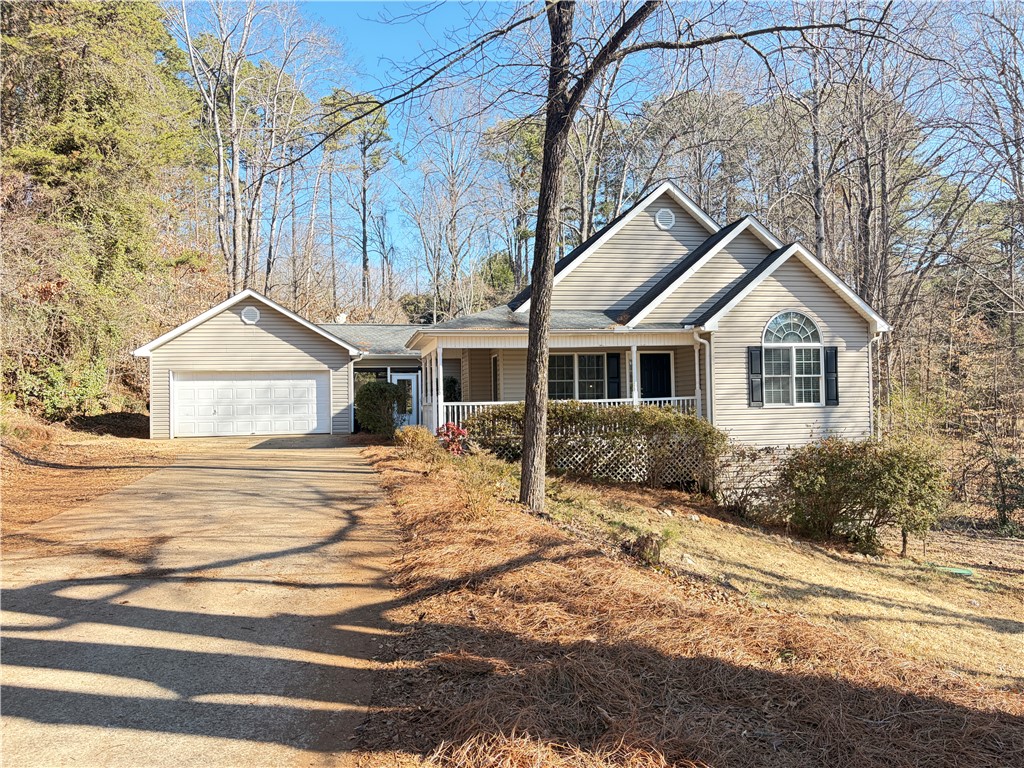 Indian Oaks, Seneca community