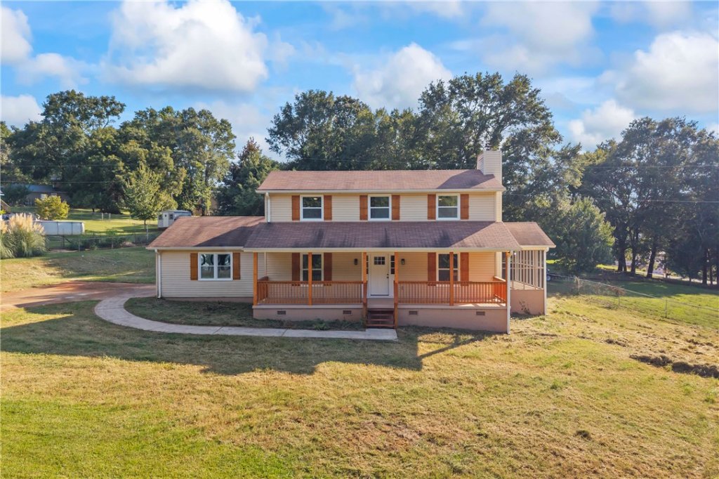 323 Lake Forest Circle