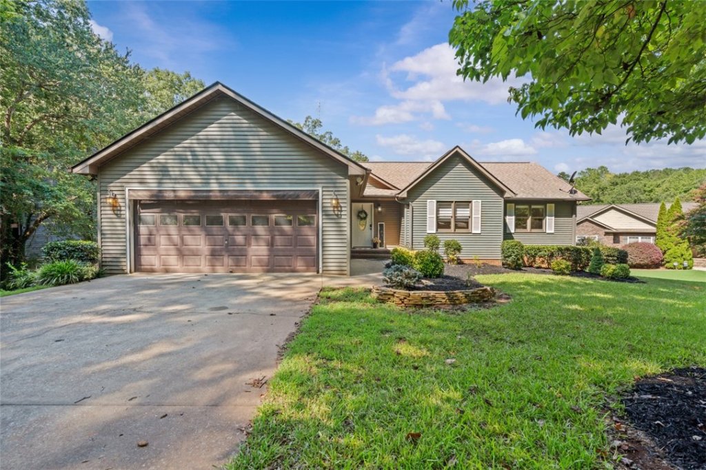 Keowee, Seneca community