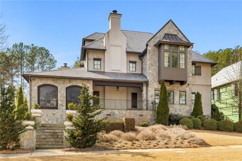 135 North Lake Drive